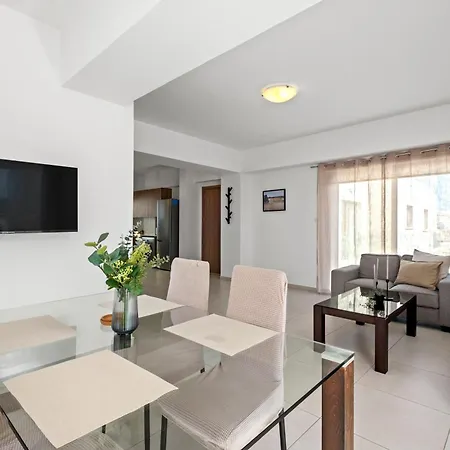 Downtown 2 Bedroom Penthouse Apartment