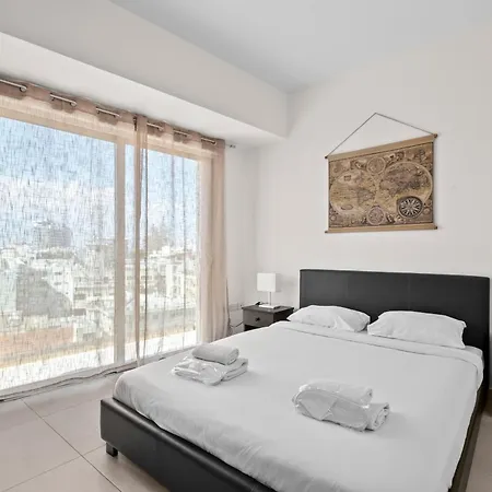 Apartment Downtown 2 Bedroom Penthouse *