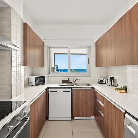 Apartment Downtown 2 Bedroom Penthouse *