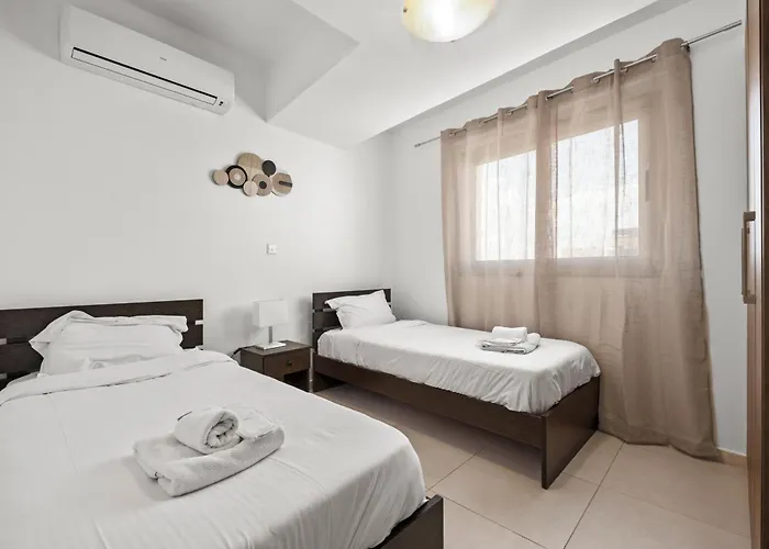 Downtown 2 Bedroom Penthouse Appartamento Larnaca