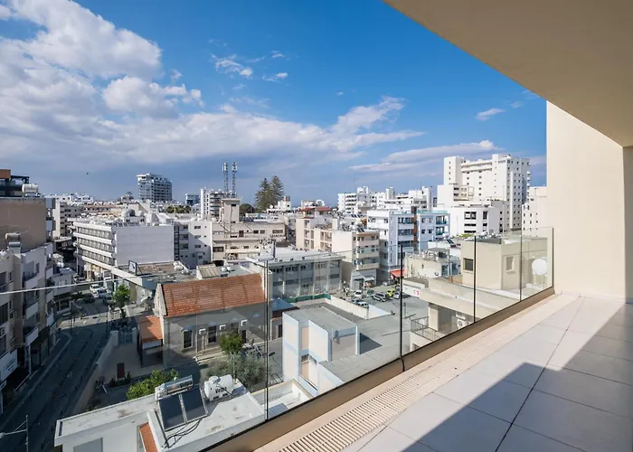 Downtown 2 Bedroom Penthouse *