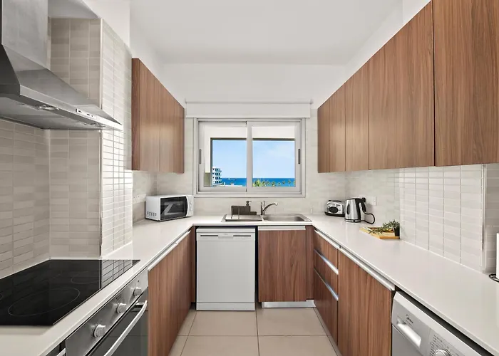 Apartment Downtown 2 Bedroom Penthouse *