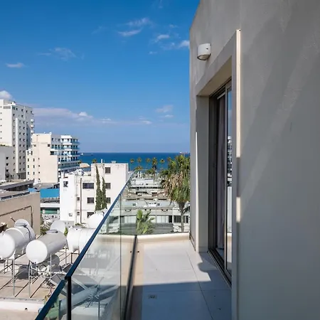 Downtown 2 Bedroom Penthouse Lägenhet Larnaca